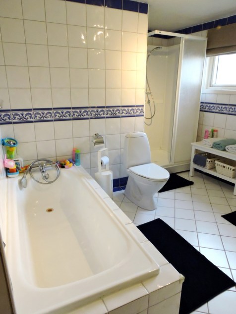 dscn1975_zpsmbktch75