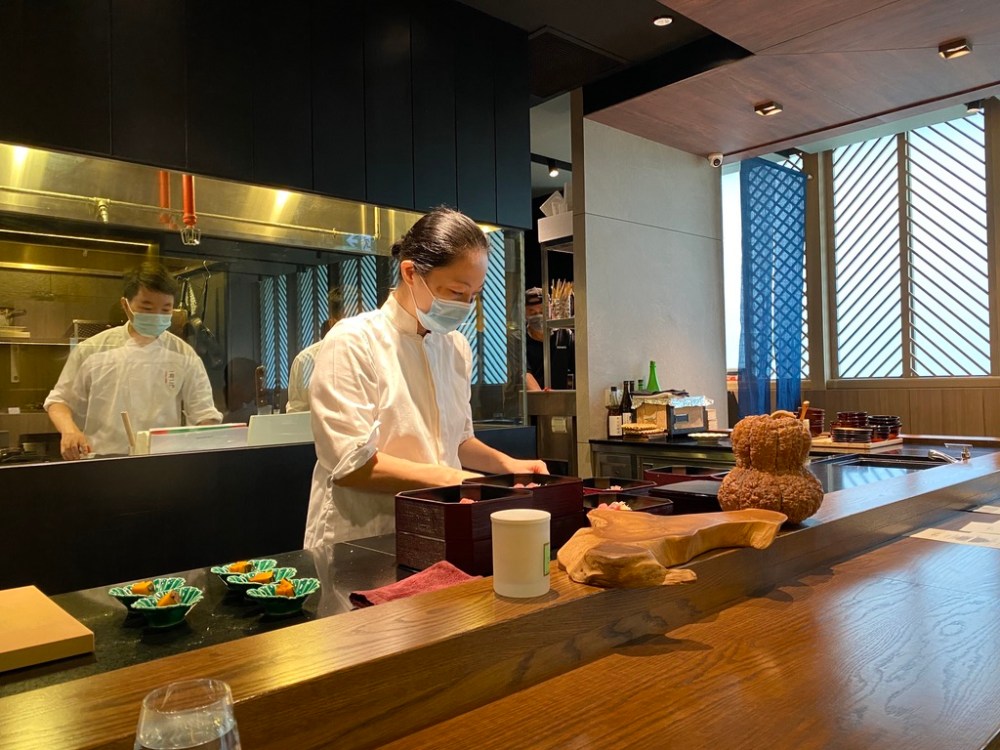 C2DB0E57-BE6F-4BF9-95D5-5385B3390737_1_105_c