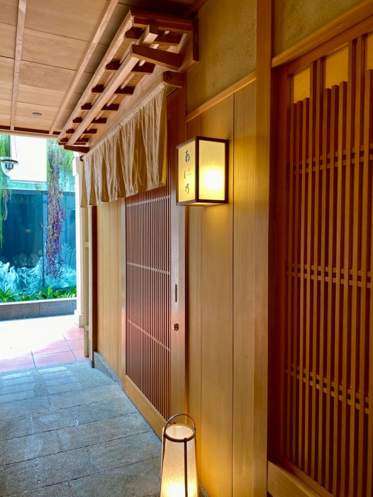 8114608F-0414-4D97-89EE-2C0C40788D69_1_105_c