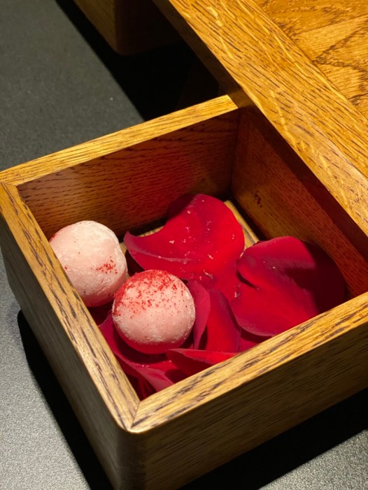 69DE83F9-A4AB-456C-BC57-2D5D4BAD1562_1_105_c