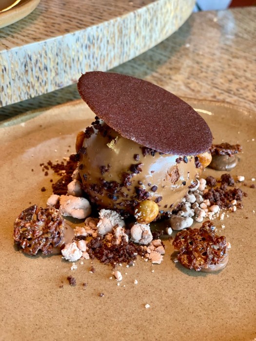 E67A2FBF-FCDC-4038-96BD-E9AC7386F480_1_105_c