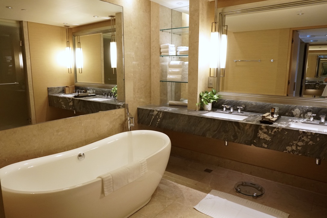 DF32EF2E-9AD2-4D8C-9D8F-CDF694D088E0_1_105_c