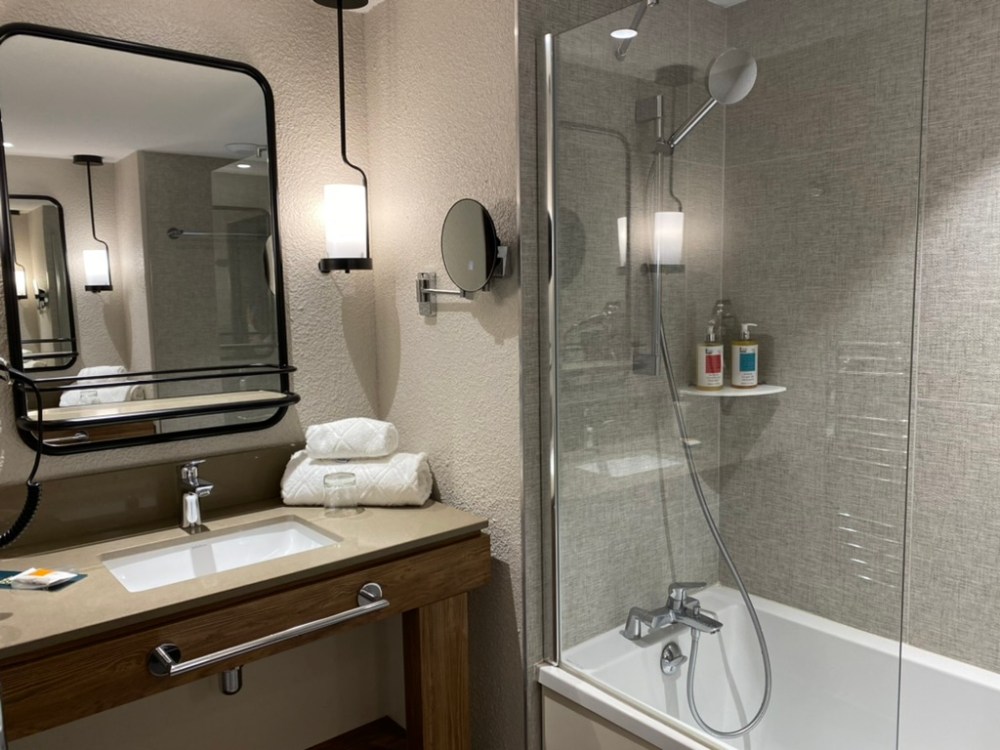 C2D8E624-1204-4D85-A019-296CA33DFF27_1_105_c