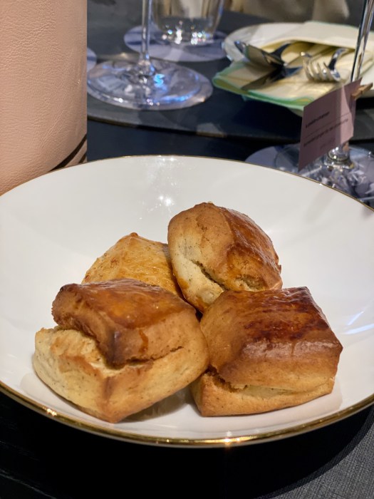 3E5763DB-76EE-4F15-A37D-9E0E187F88A3_1_201_a