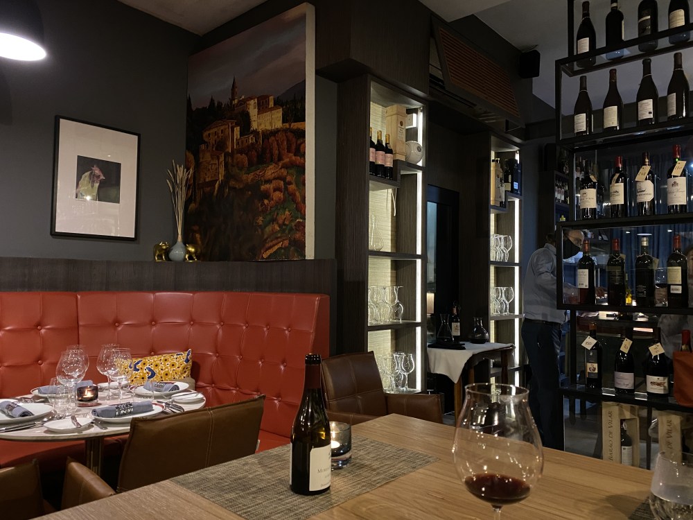 60EBD6E4-6978-461A-9EA2-F3838D49FA5D