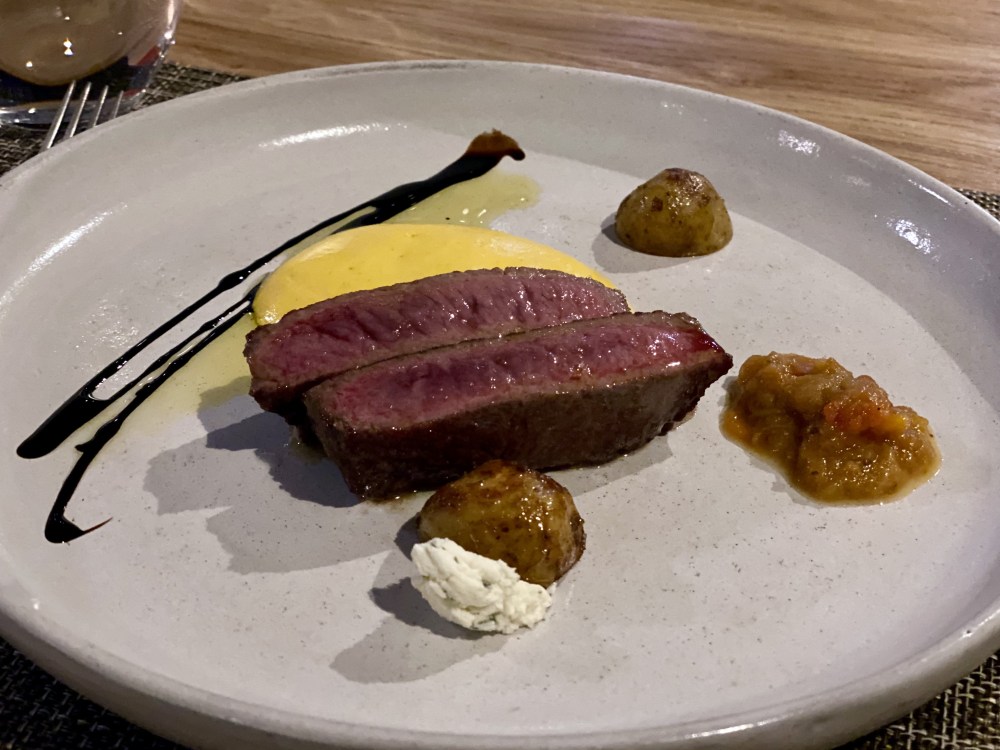 61711563-724E-42EF-9AAC-1B071C00DCDC_1_201_a