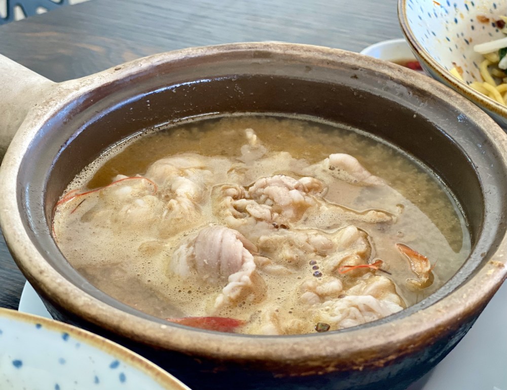 BD4EF7CF-FA9B-40BA-A66C-16C1652DA3E9_1_201_a