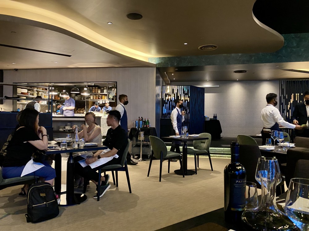 0361CF20-74A0-4539-B588-74CD42520F69_1_201_a