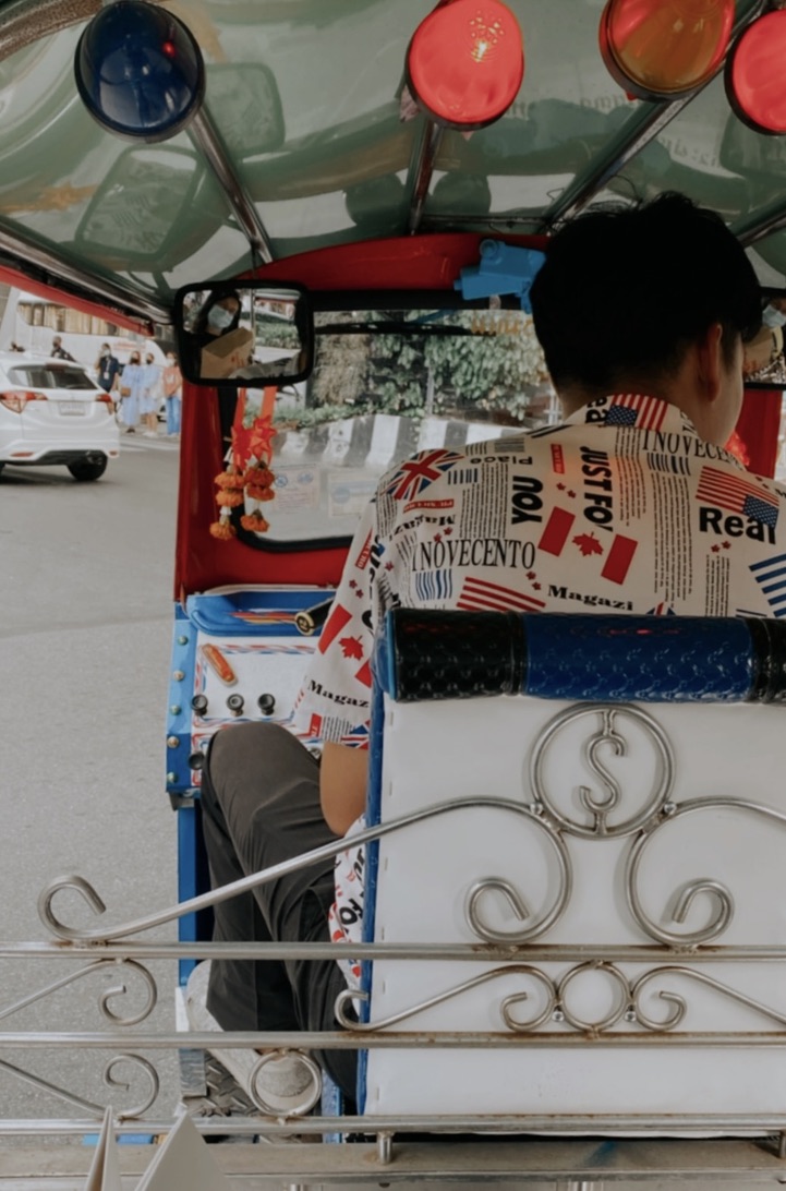 06F54321-7081-4624-8B66-99EA5127510C_1_105_c