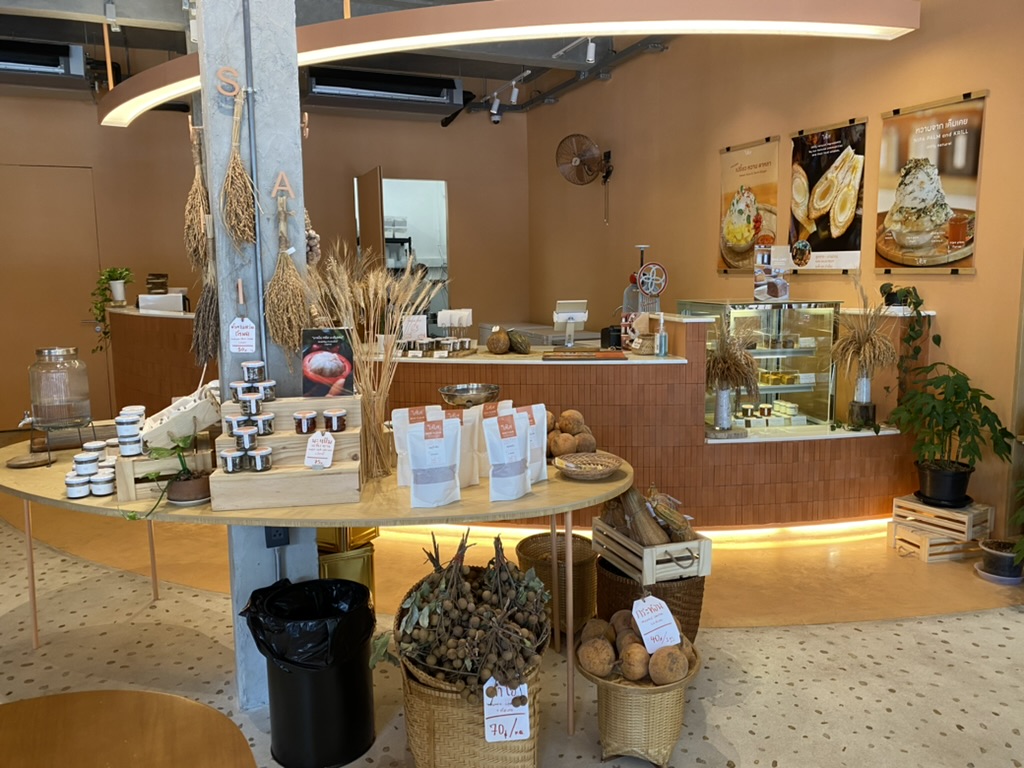 9DBF01C9-5790-417A-8F97-2F3F5075586C_1_105_c