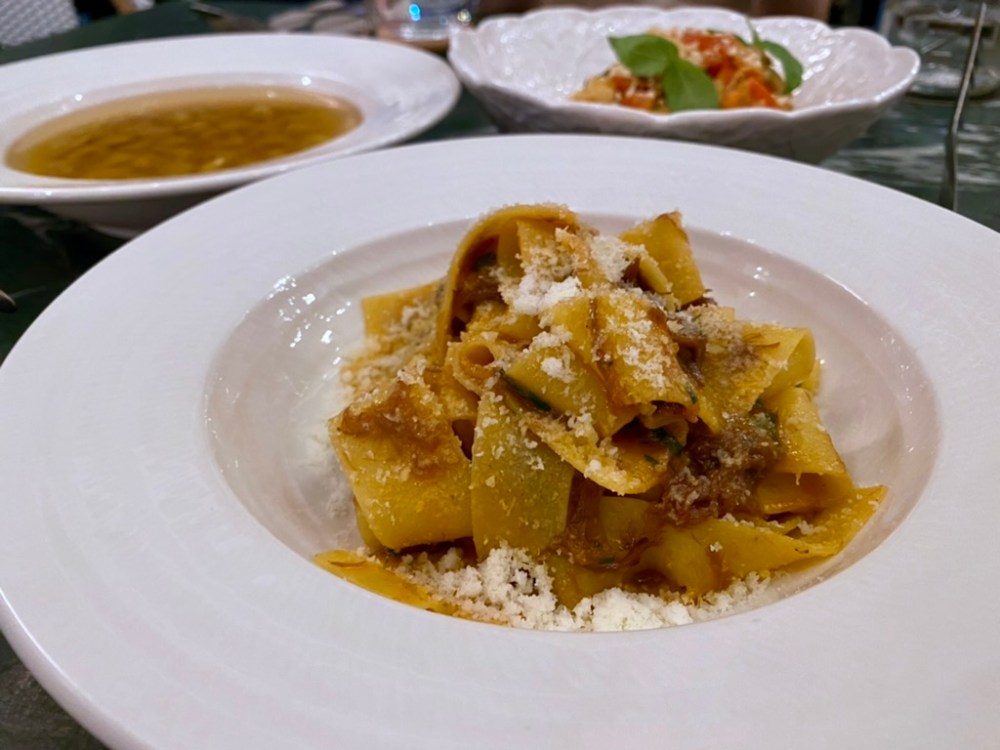 FD500F9E-1CD1-4A3B-A04A-C2E64201E09C_1_105_c