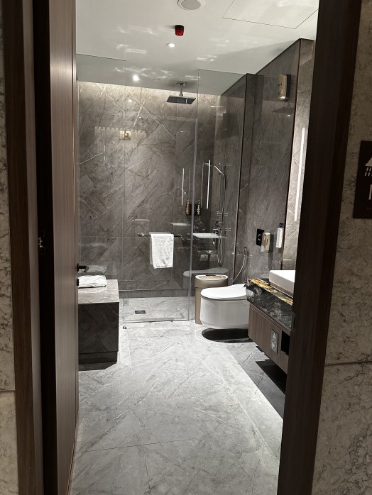 3F5C9154-9C12-4E98-A785-3F06DFF5746A