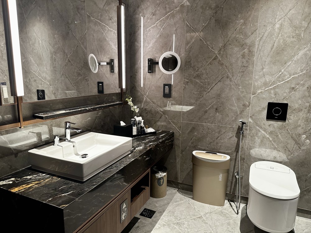 7CE57E00-63D6-4F98-9CD5-11CC401924E9_1_201_a