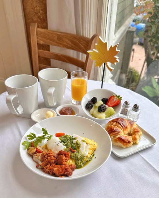 4EF1FD93-2A64-49BE-94B5-1B27425D3AB2_1_105_c