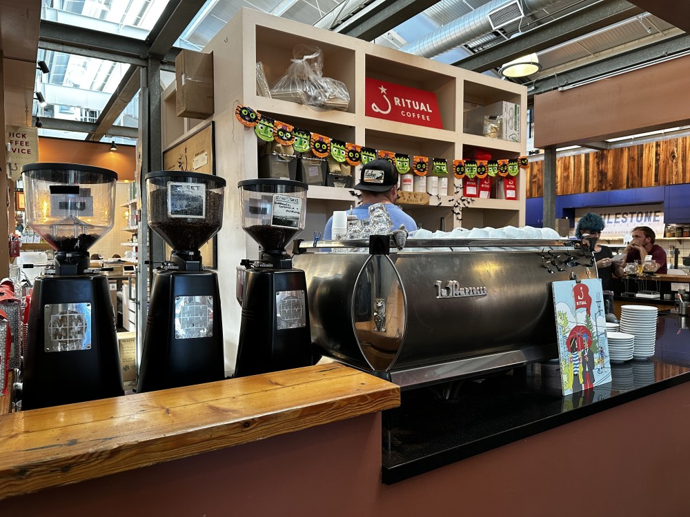 D2F34961-7F9C-439C-8B3B-4E5B16F62F1D