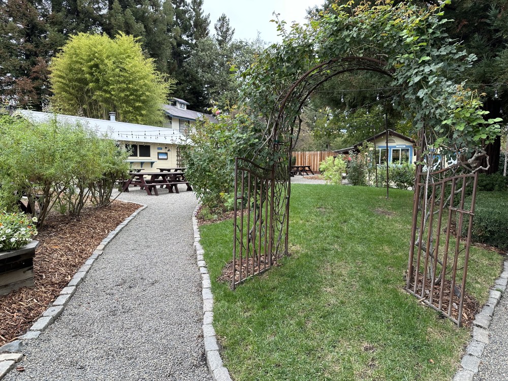 D7DBA36D-A561-46D7-BE2C-E9E8143C708E