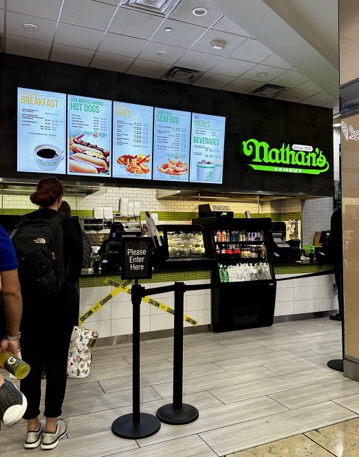 E5DE27C4-A65E-420D-B33A-139D878ACAD2_1_201_a