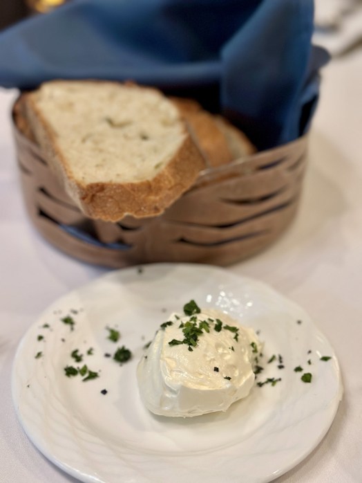 F5D94B5B-47BA-413F-905C-8642BAD111B0_1_201_a