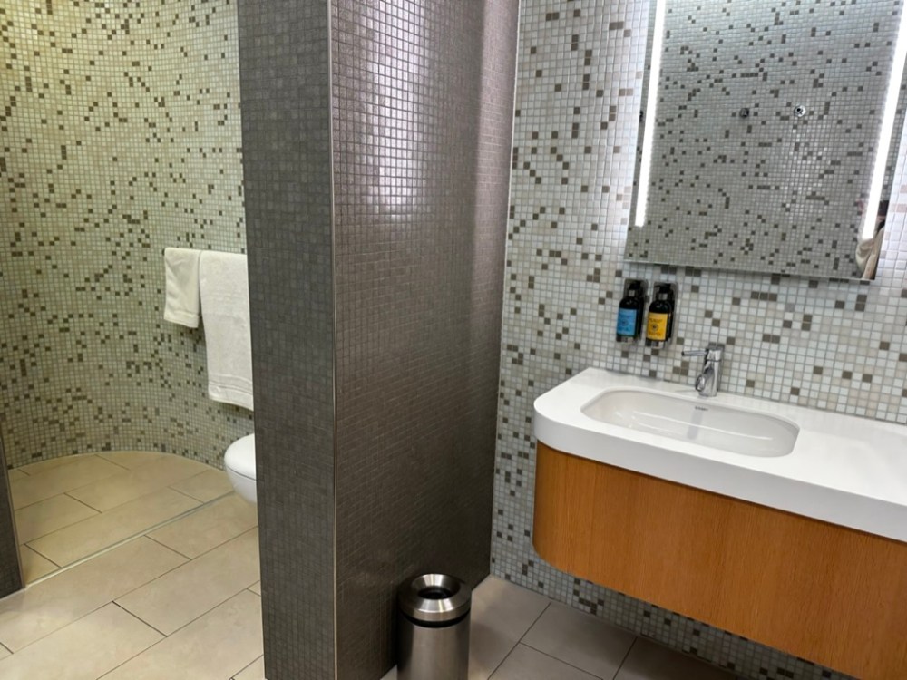 0DF7D2C9-B5C3-4D8D-A06C-2205E3D91B57_1_105_c