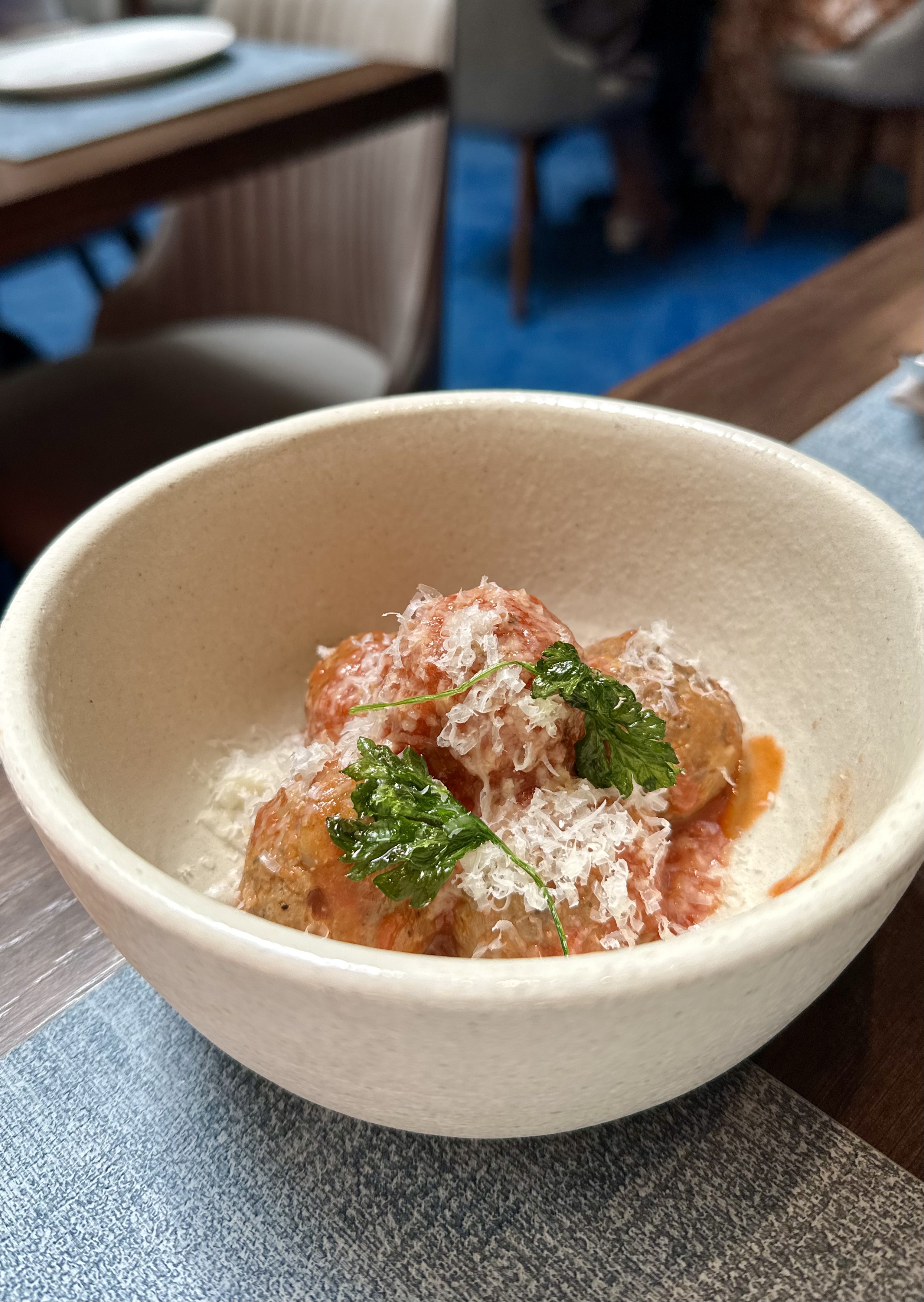 BA2C3DDF-2F84-482A-B77A-201FACE36A98_1_201_a