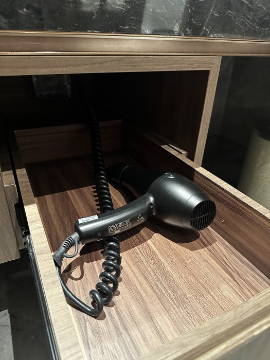 DF93F0FF-E751-4177-9293-73E9E9CF14F6