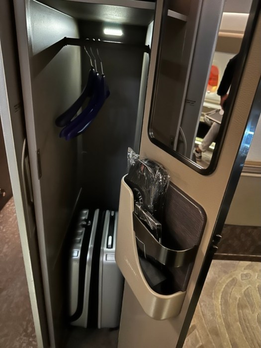 E5A356AC-D0A8-4B44-99F4-086CF528D4AD_1_105_c