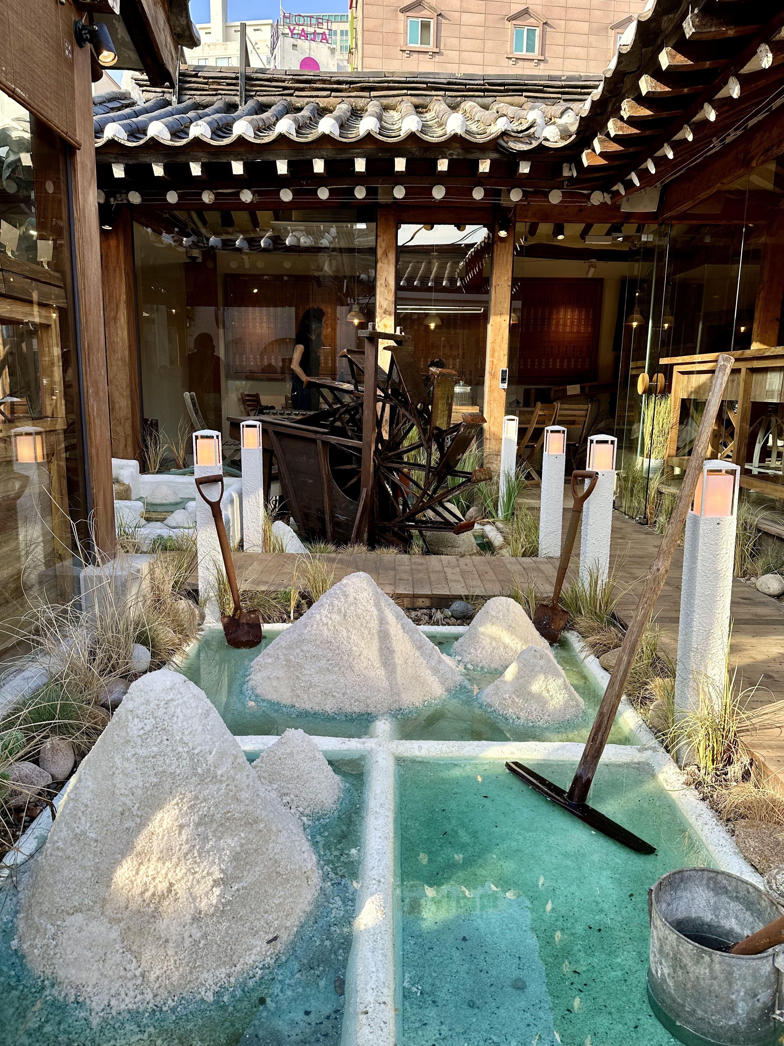 B04BD2B2-B826-44C6-8E52-E6625E95CA48_1_201_a