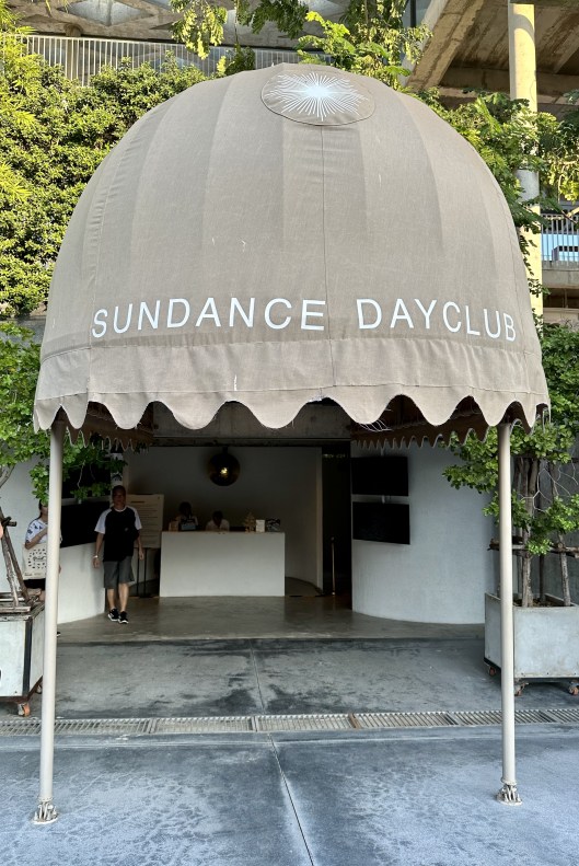 542E9271-DDD6-4D98-B2E2-875D2F6730FC_1_201_a