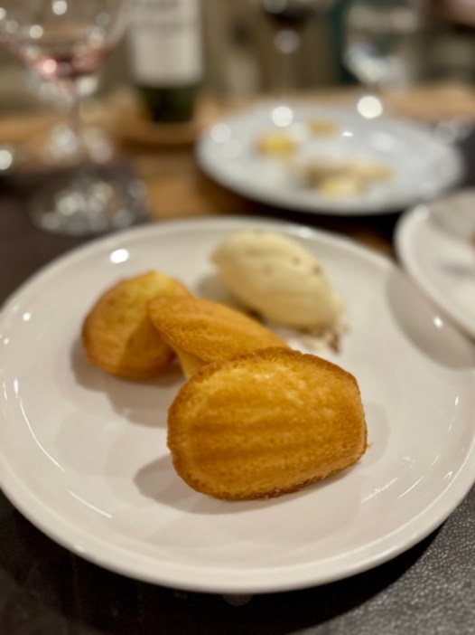 228F507C-8FD6-488E-B9C6-FCFA7563A2F9_1_105_c