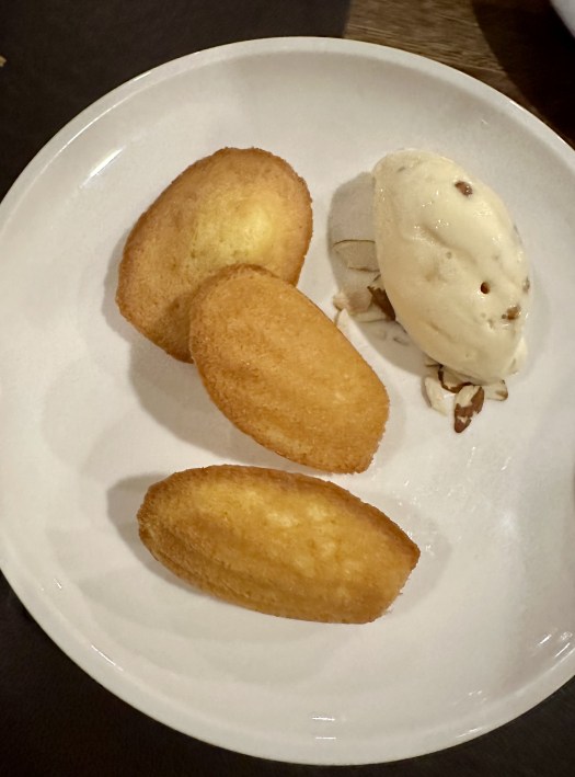 B03BA88A-2C64-4FC6-AF43-D8D9FAC318BE_1_201_a