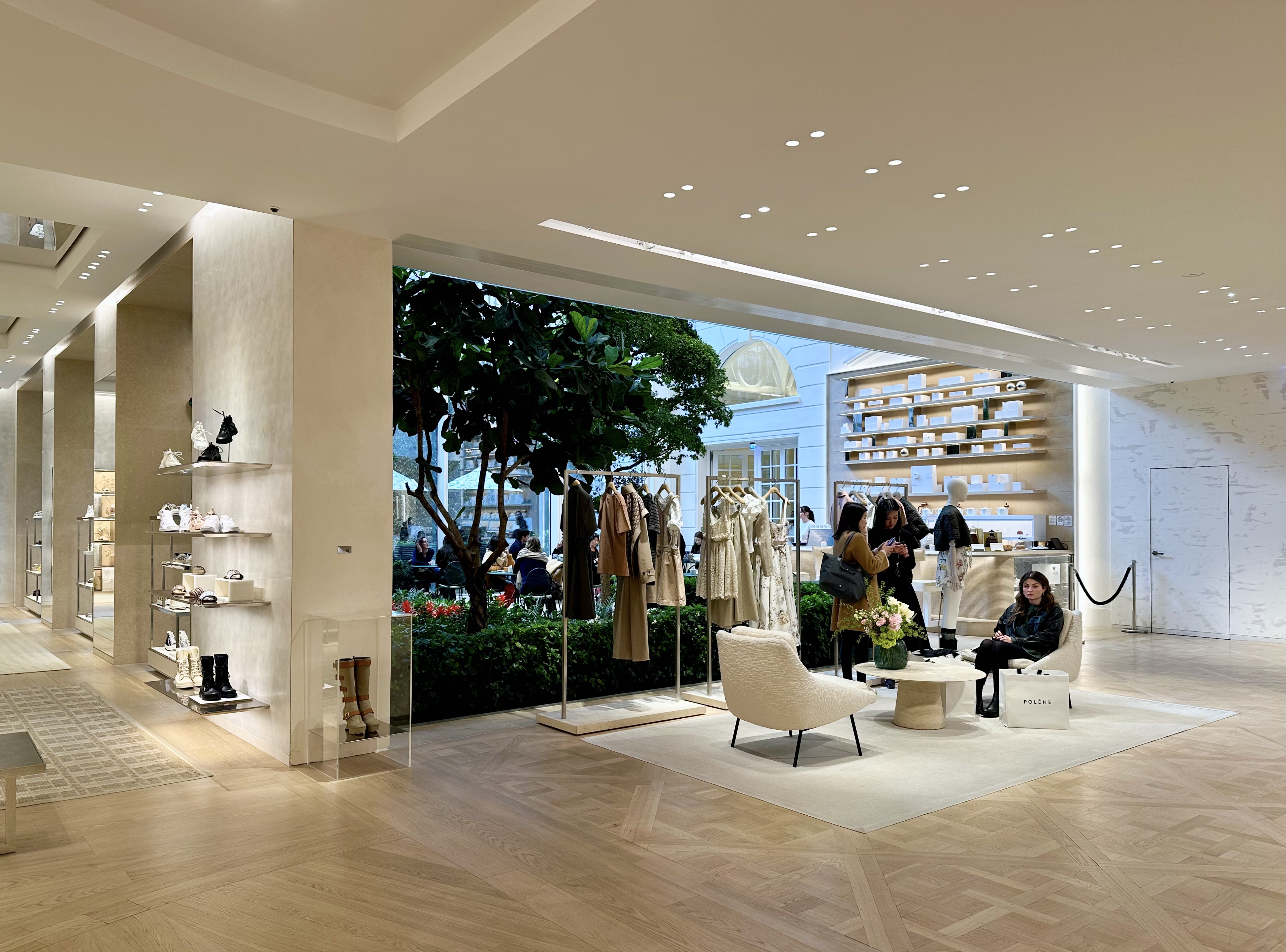 6C549212-97D6-45AA-94F7-2D3D93780222_1_201_a