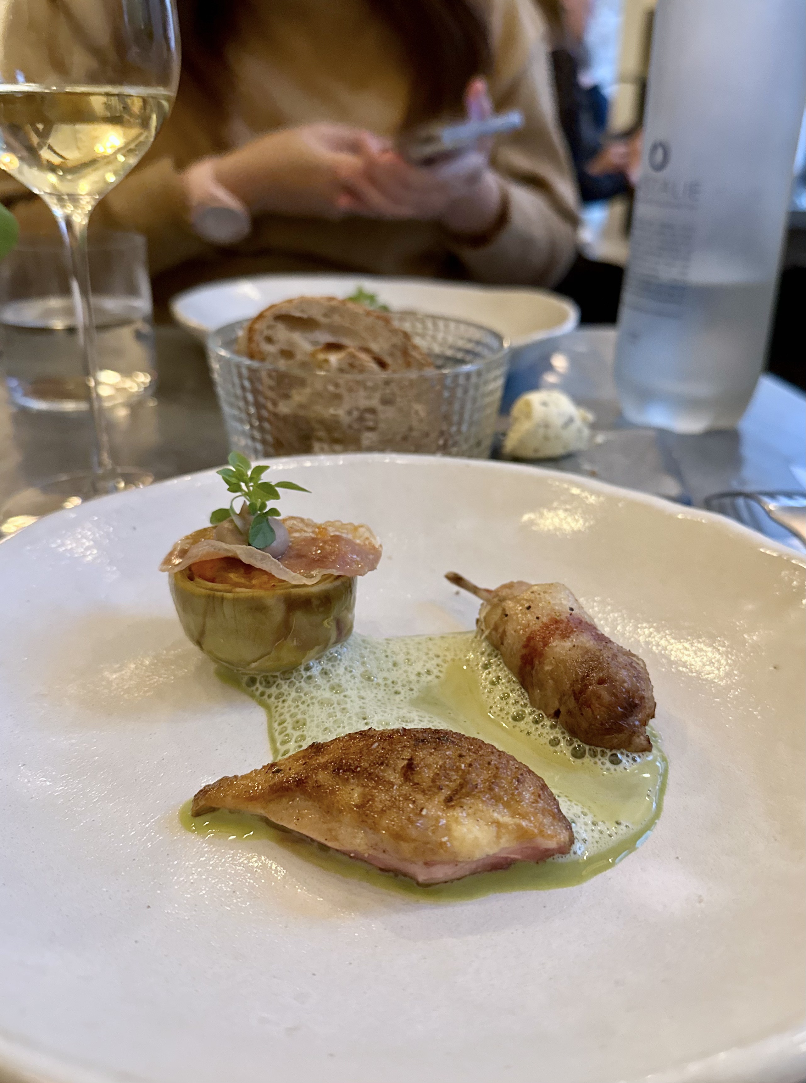 EC935F3C-BBB9-494E-8B5B-220D678F9DA9_1_201_a